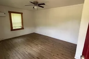 324 Dewey St, Deport, TX 75435 - Photo 2