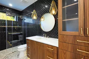 10142 Coppedge Ln, Dallas, TX 75229 - Photo 32