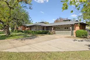 4549 Walnut Hill Ln, Dallas, TX 75229 - Photo 4