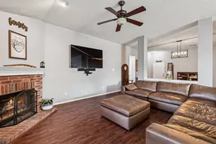 1421 Heather Ridge Dr, Lancaster, TX 75146 - Photo 6