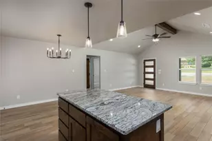 232 Prairie St, Jacksboro, TX 76458 - Photo 12