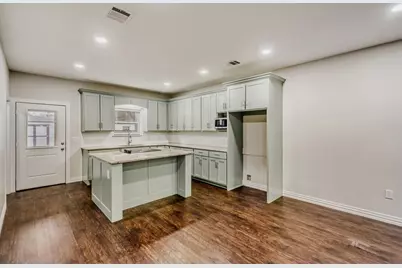 713 S Willomet Avenue, Dallas, TX 75208 - Photo 12