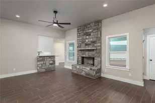 210 Prairie St, Jacksboro, TX 76458 - Photo 6