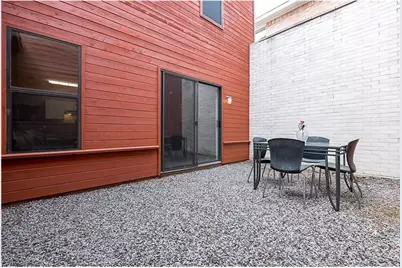 1727 N Fitzhugh Avenue, Dallas, TX 75204 - Photo 12