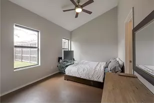 1727 N Fitzhugh Ave, Dallas, TX 75204 - Photo 14