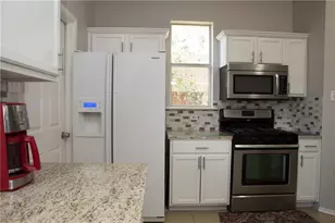 2021 Reddenson Dr, Carrollton, TX 75010 - Photo 14