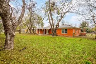 2020 Crestridge St, Stephenville, TX 76401 - Photo 38