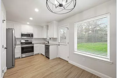 230 E Johnson Street, Denison, TX 75021 - Photo 6