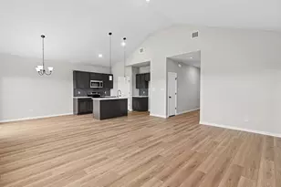 208 Lead Creek Dr, Fort Worth, TX 76131 - Photo 10