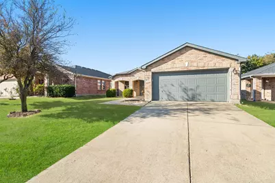 1624 Lionheart Drive, Little Elm, TX 75036 - Photo 2