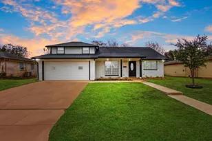 916 Kelley Dr, Everman, TX 76140 - Photo 2