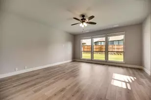 1401 Thrasher Dr, Little Elm, TX 75068 - Photo 4