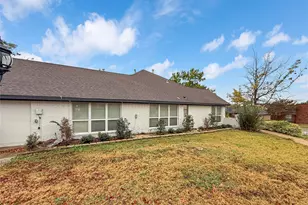 2402 Country Valley Rd, Garland, TX 75041 - Photo 40