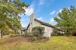 2402 Country Valley Rd, Garland, TX 75041 - Photo 4