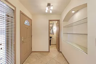 6515 Ridgeview Cir, Dallas, TX 75240 - Photo 2