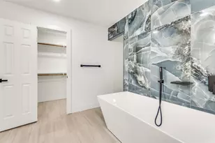 5807 Winding Woods Trail, Dallas, TX 75227 - Photo 14