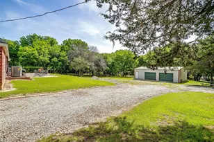 1409 Robyn Rd, Azle, TX 76020 - Photo 24