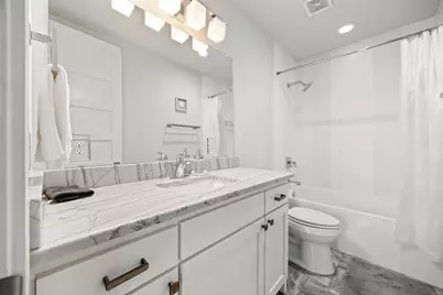 2009 N Prairie Avenue #2009, Dallas, TX 75204 - Photo 38