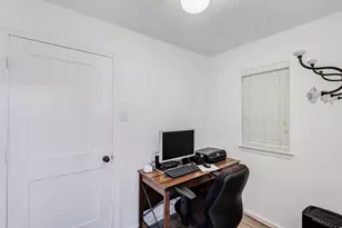 1718 Brighton Dr, Carrollton, TX 75007 - Photo 4