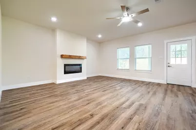 1115 Bell Street, Arlington, TX 76001 - Photo 8