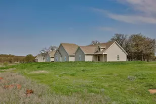 1304 Co Rd 115, Gainesville, TX 76240 - Photo 2