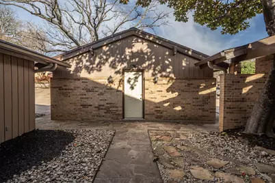 2102 Stonehill Court, Arlington, TX 76012 - Photo 38