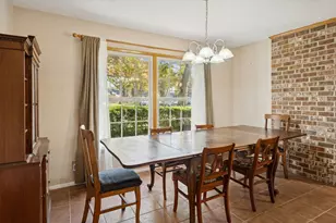 2637 Locksley Chase Dr, Irving, TX 75061 - Photo 4