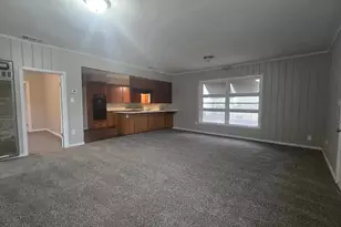 1126 W 6th Ave, Corsicana, TX 75110 - Photo 6