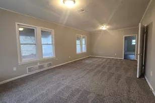 1126 W 6th Ave, Corsicana, TX 75110 - Photo 2