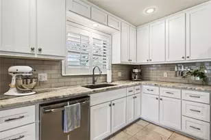 2215 Oak Creek Dr, Sherman, TX 75092 - Photo 10