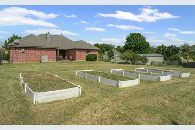 106 Hedges Circle, Weatherford, TX 76085 - Photo 32