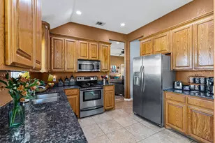 106 Hedges Cir, Weatherford, TX 76085 - Photo 12