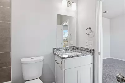 303 Eastland Street, Cleburne, TX 76031 - Photo 14