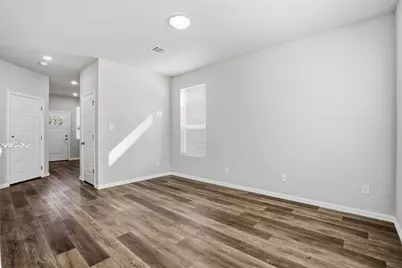 303 Eastland Street, Cleburne, TX 76031 - Photo 16