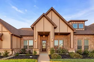 311 Lakota Pkwy, Waxahachie, TX 75165 - Photo 2