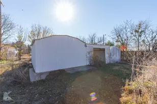 1306 Landon St, Stamford, TX 79553 - Photo 32