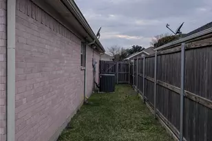 6005 Harwood Crossing Dr, Arlington, TX 76018 - Photo 22