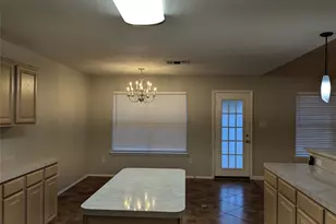 6005 Harwood Crossing Dr, Arlington, TX 76018 - Photo 8