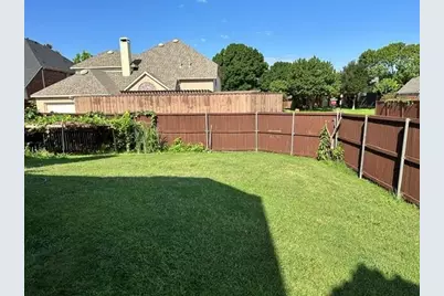 8113 Spring Peaks Drive, Plano, TX 75025 - Photo 2