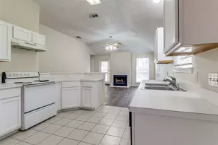 718 Indianpaint Dr, Mesquite, TX 75149 - Photo 4