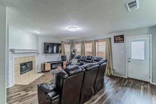 105 Forest Park Ln, Red Oak, TX 75154 - Photo 6