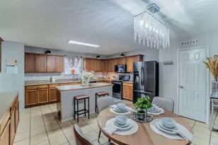 105 Forest Park Ln, Red Oak, TX 75154 - Photo 8