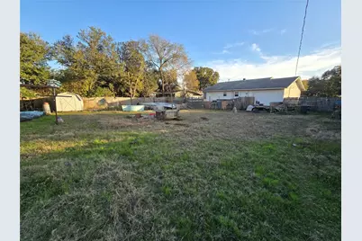 321 E Mustang Street, Crowley, TX 76036 - Photo 8