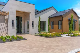 10501 Fleming Pointe Dr, Fort Worth, TX 76179 - Photo 2