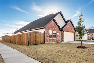 5601 Houghton Ave, Fort Worth, TX 76107 - Photo 2