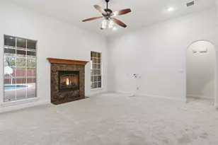 1104 Lynnwood Dr, Cleburne, TX 76033 - Photo 10