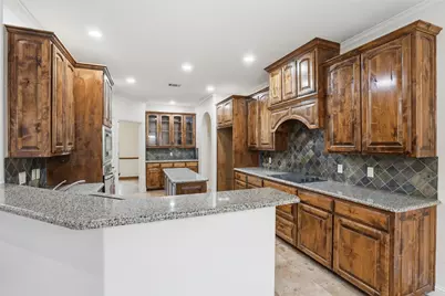 1104 Lynnwood Drive, Cleburne, TX 76033 - Photo 4