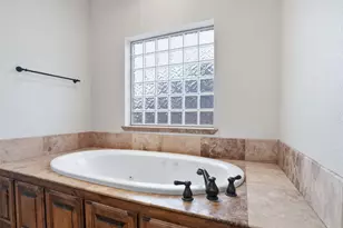 1104 Lynnwood Dr, Cleburne, TX 76033 - Photo 22