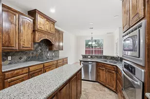 1104 Lynnwood Dr, Cleburne, TX 76033 - Photo 8