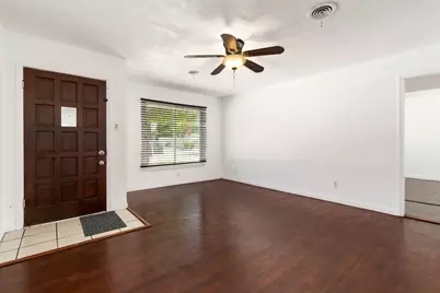 1201 W Felix Street, Fort Worth, TX 76115 - Photo 2